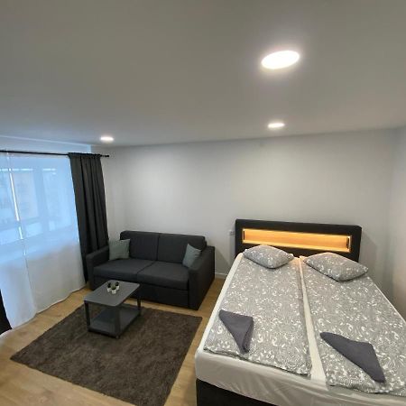 Akmene Center Apartment Naujoji Akmene المظهر الخارجي الصورة
