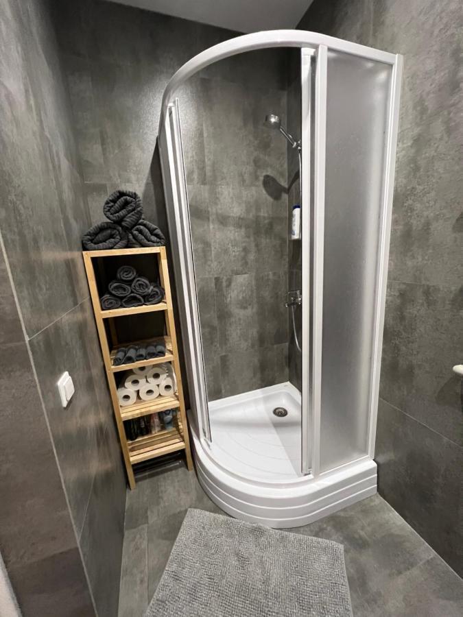 Akmene Center Apartment Naujoji Akmene المظهر الخارجي الصورة