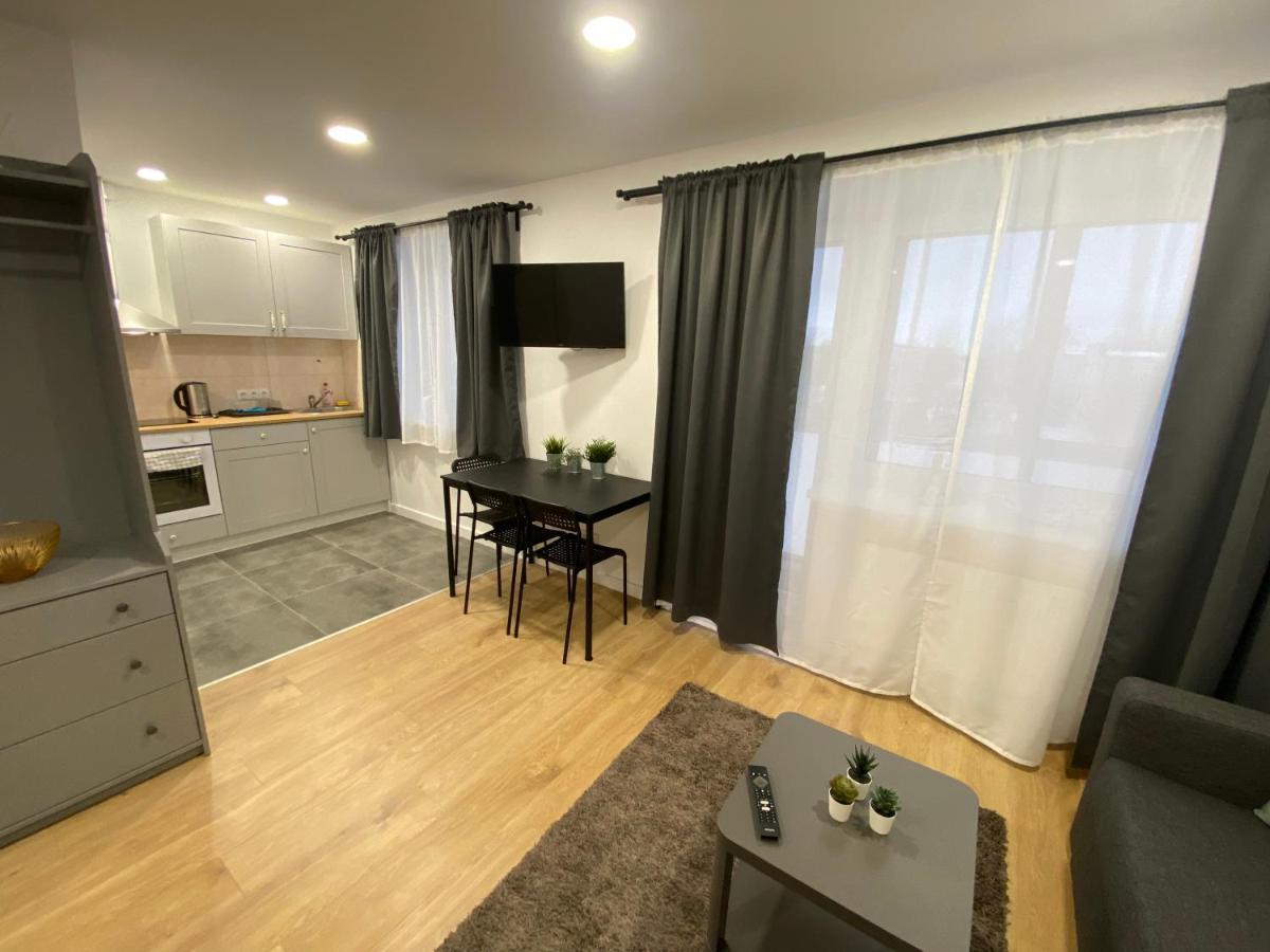 Akmene Center Apartment Naujoji Akmene المظهر الخارجي الصورة